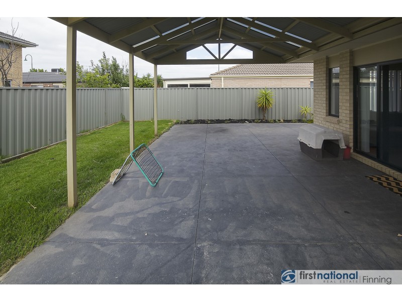 11 Statesman Circuit, Cranbourne East VIC 3977
