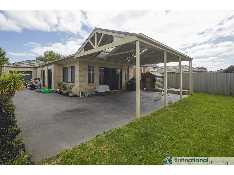 11 Statesman Circuit, Cranbourne East VIC 3977