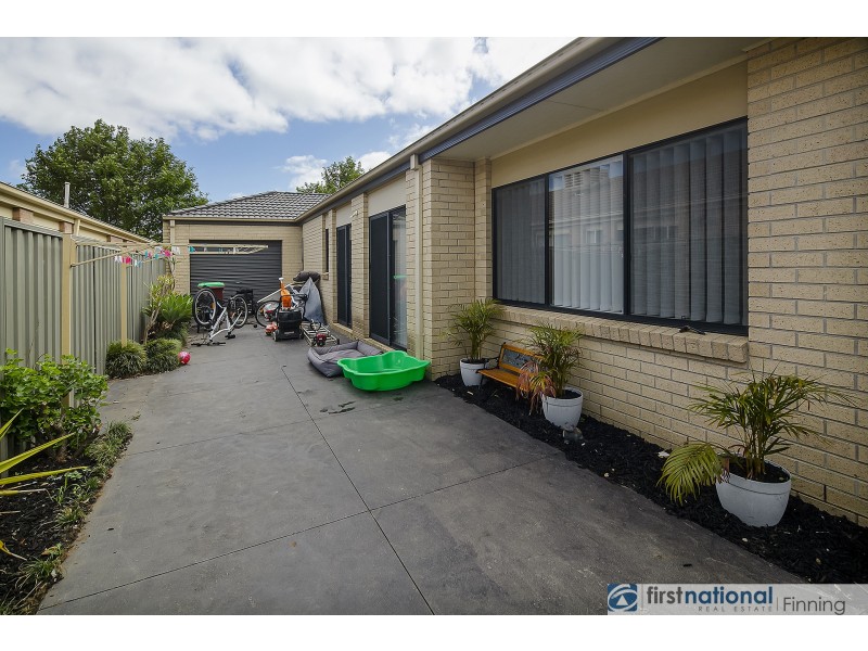 11 Statesman Circuit, Cranbourne East VIC 3977