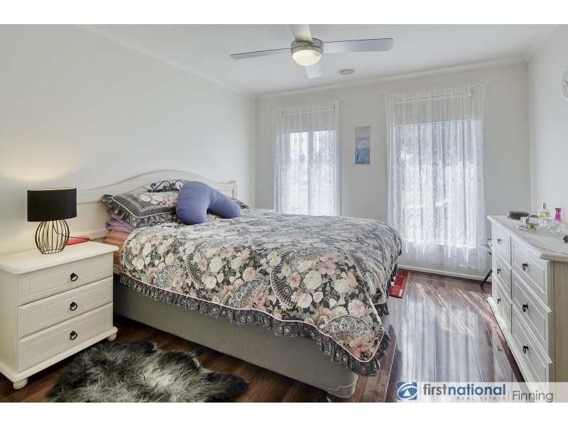 80 Mountainview Boulevard, Cranbourne North VIC 3977