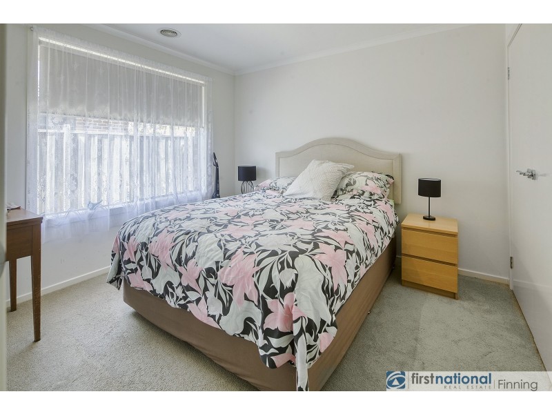 80 Mountainview Boulevard, Cranbourne North VIC 3977