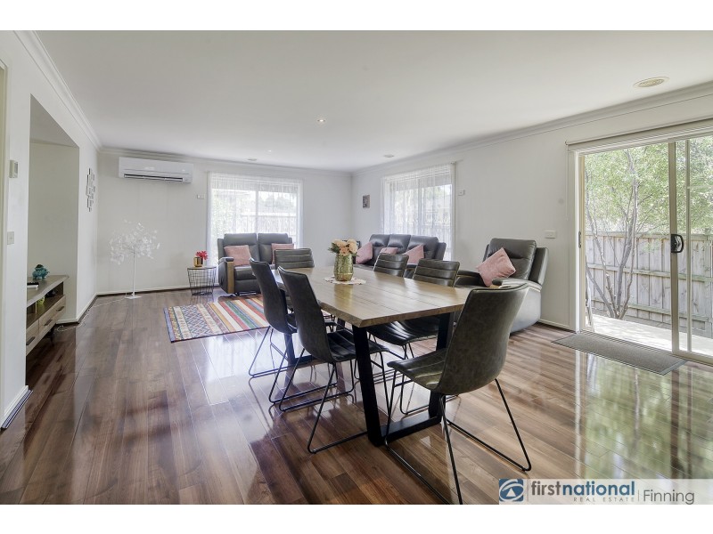 80 Mountainview Boulevard, Cranbourne North VIC 3977