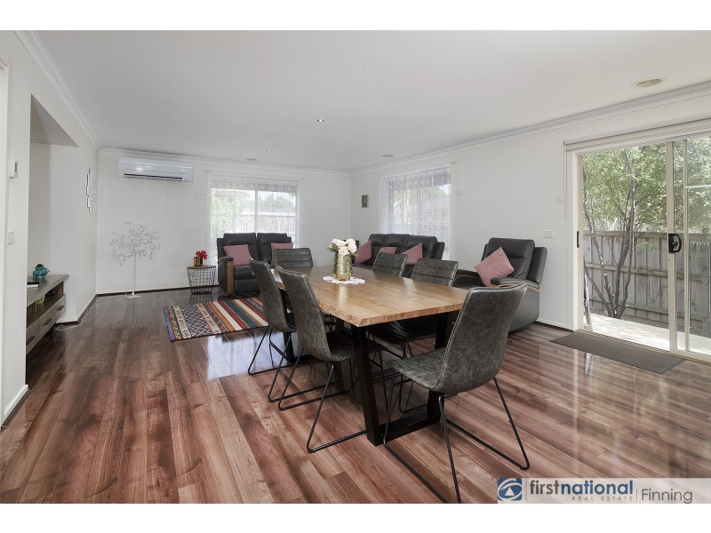 80 Mountainview Boulevard, Cranbourne North VIC 3977