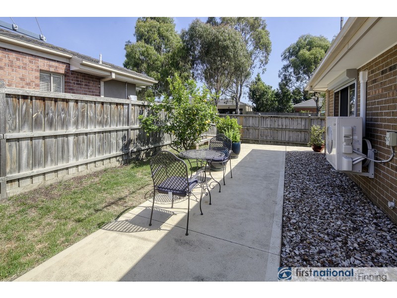 80 Mountainview Boulevard, Cranbourne North VIC 3977