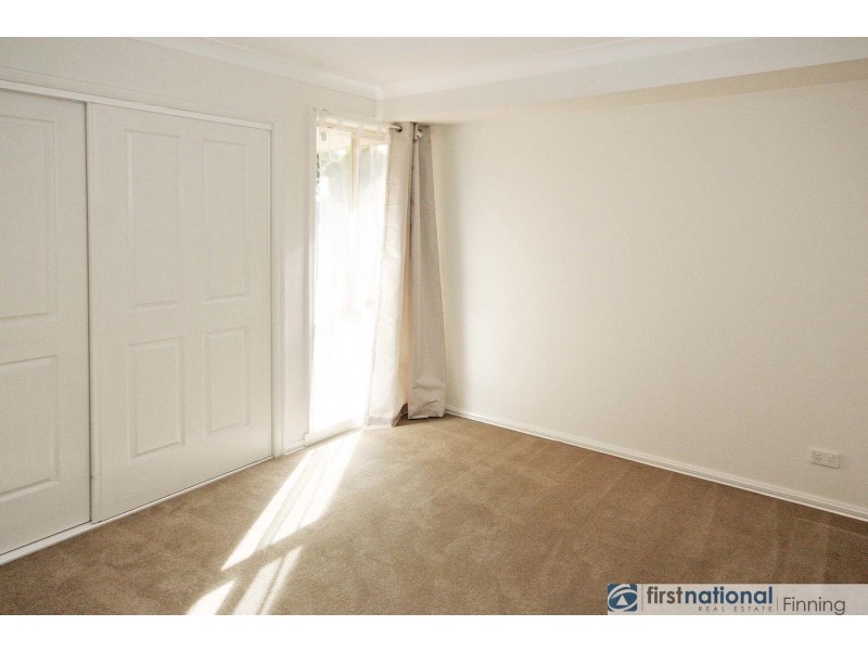 1/28 Dearing Avenue, Cranbourne VIC 3977