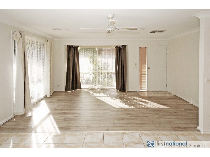 1/28 Dearing Avenue, Cranbourne VIC 3977