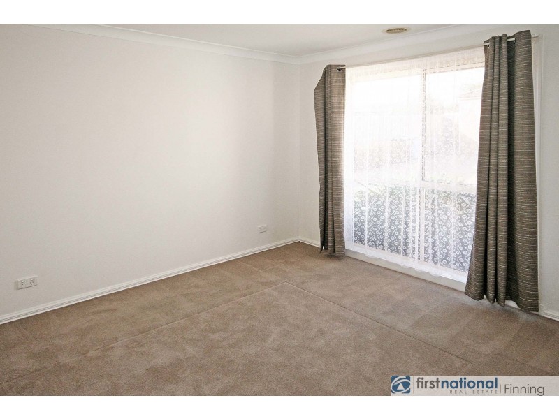 1/28 Dearing Avenue, Cranbourne VIC 3977