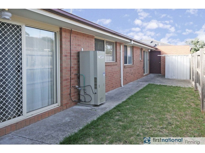 1/28 Dearing Avenue, Cranbourne VIC 3977