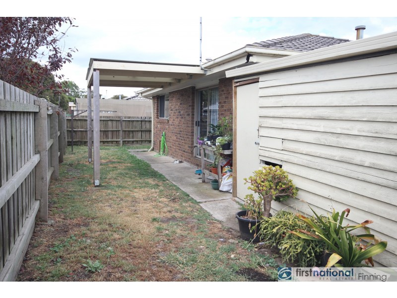 2/1 Wills Court, Cranbourne North VIC 3977