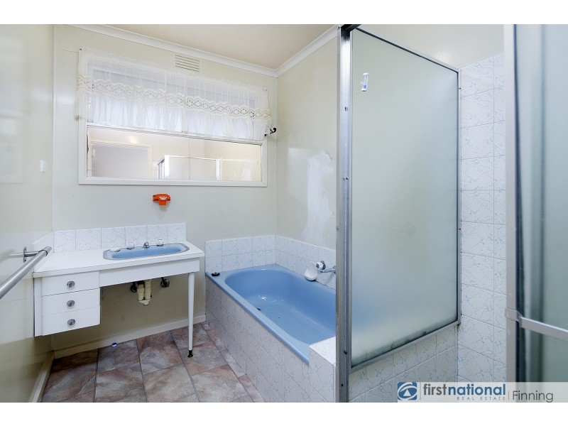 8 Ash Street, Cranbourne VIC 3977