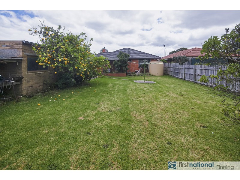 8 Ash Street, Cranbourne VIC 3977