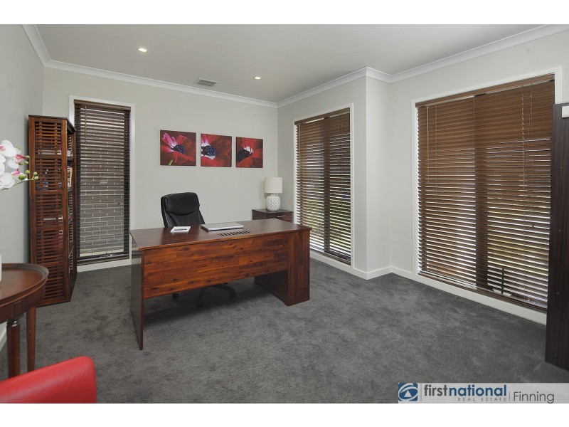 46 Nagle Crescent, Cranbourne West VIC 3977