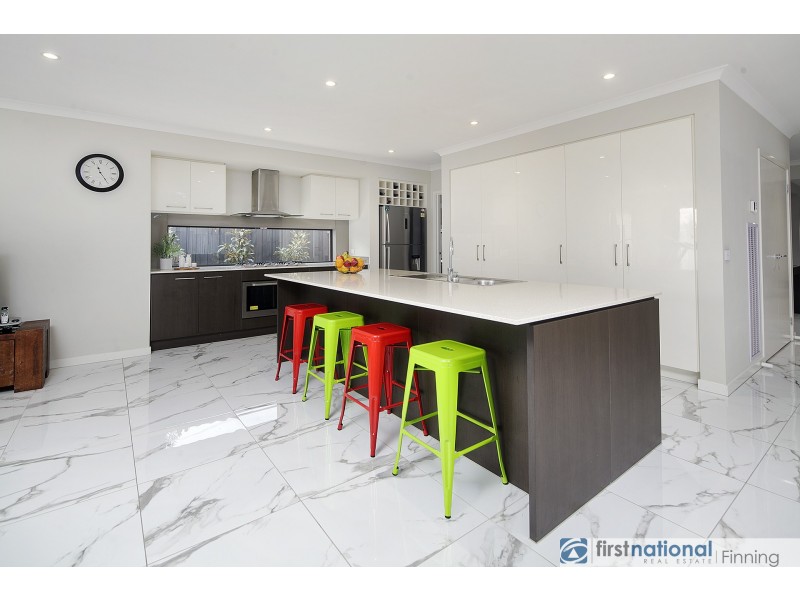 46 Nagle Crescent, Cranbourne West VIC 3977