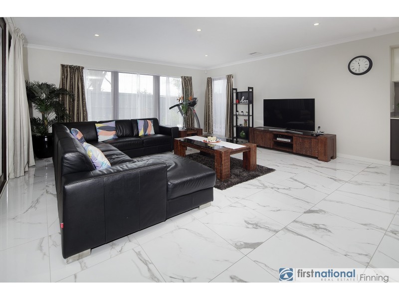 46 Nagle Crescent, Cranbourne West VIC 3977