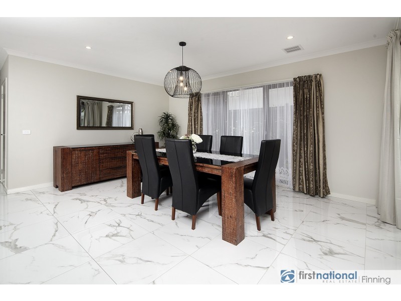 46 Nagle Crescent, Cranbourne West VIC 3977