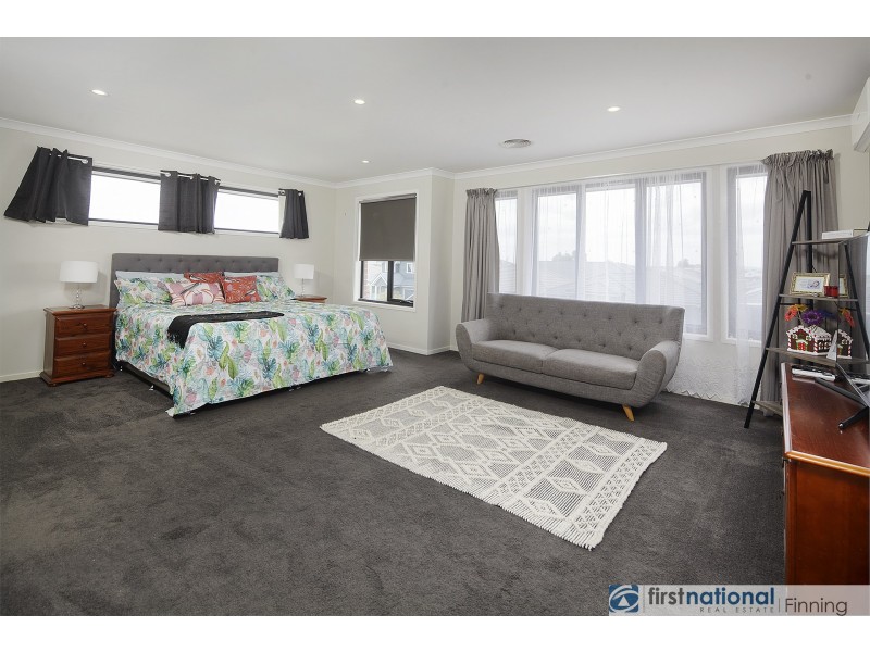 46 Nagle Crescent, Cranbourne West VIC 3977