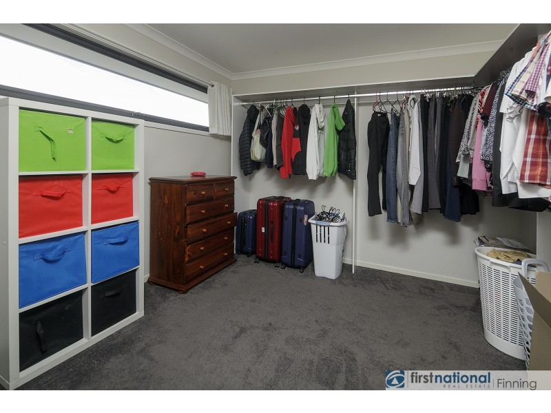 46 Nagle Crescent, Cranbourne West VIC 3977