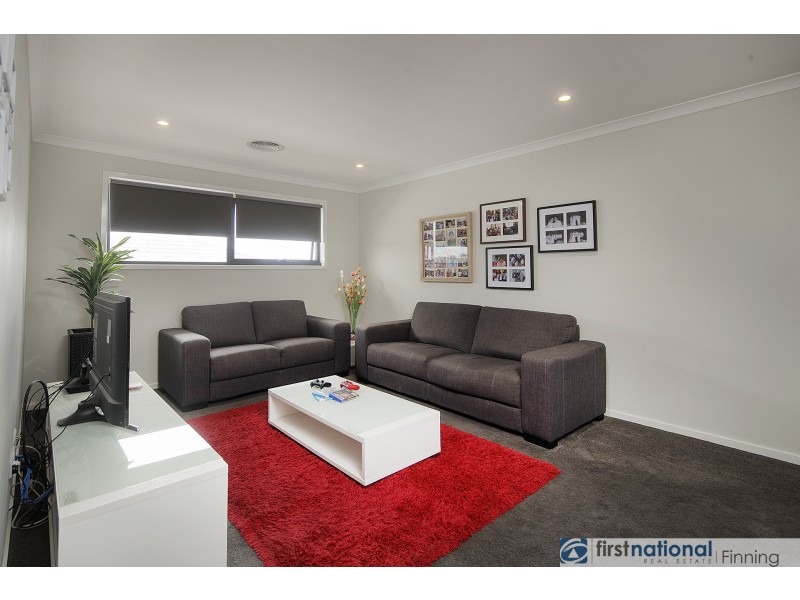 46 Nagle Crescent, Cranbourne West VIC 3977