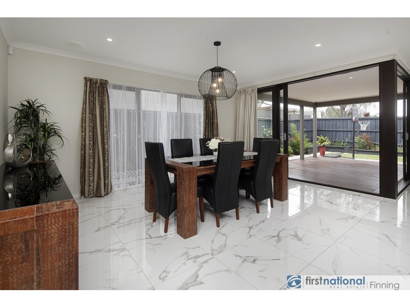 46 Nagle Crescent, Cranbourne West VIC 3977