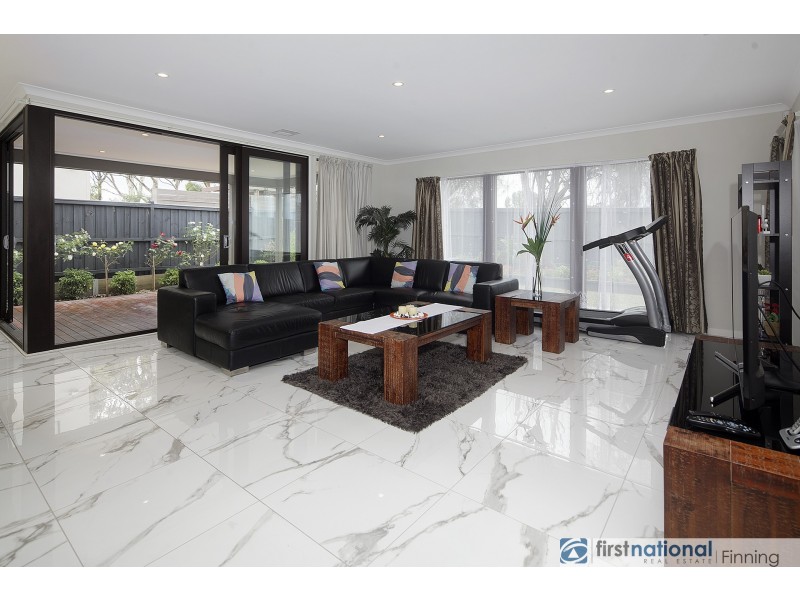 46 Nagle Crescent, Cranbourne West VIC 3977