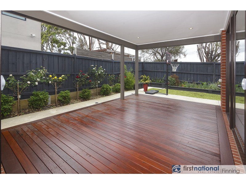 46 Nagle Crescent, Cranbourne West VIC 3977