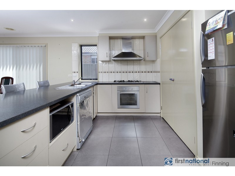 31 Archers Field Drive, Cranbourne East VIC 3977