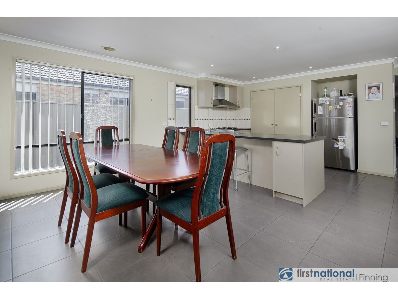 31 Archers Field Drive, Cranbourne East VIC 3977