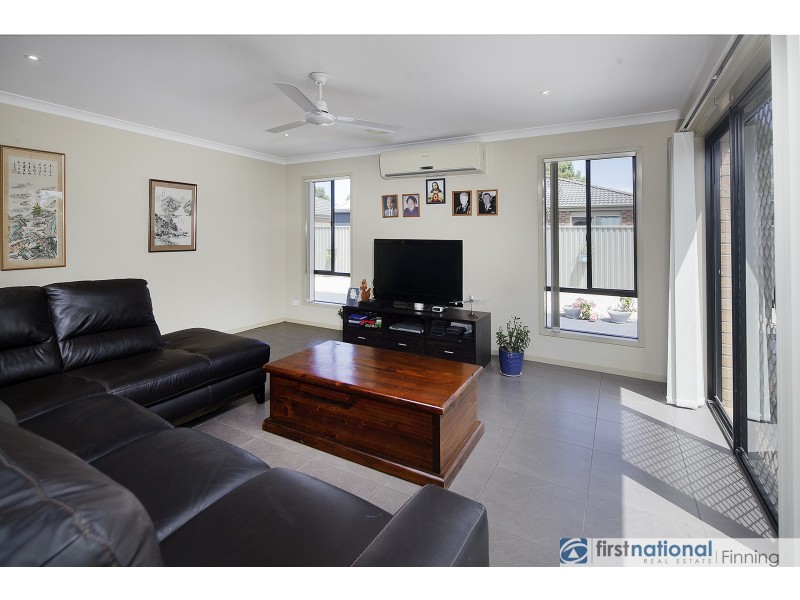 31 Archers Field Drive, Cranbourne East VIC 3977