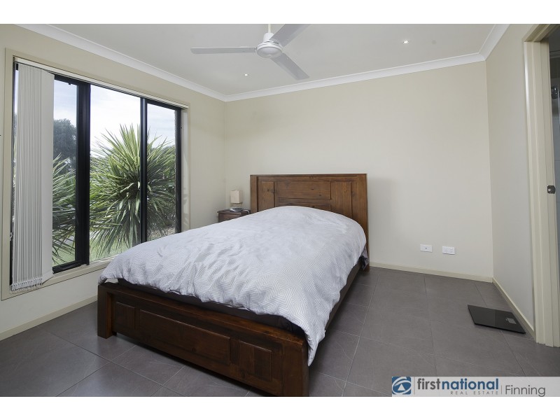 31 Archers Field Drive, Cranbourne East VIC 3977