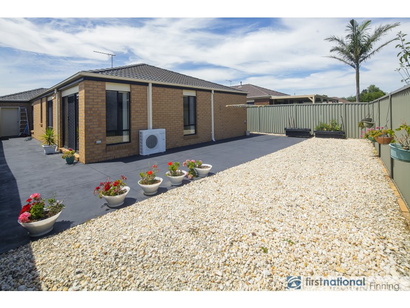 31 Archers Field Drive, Cranbourne East VIC 3977