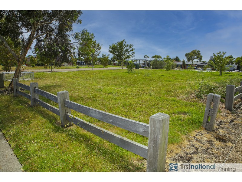 31 Archers Field Drive, Cranbourne East VIC 3977