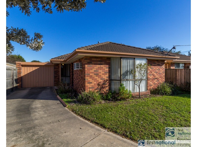 2/2 Lawson Close, Cranbourne VIC 3977