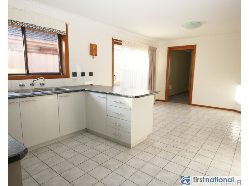 2/2 Lawson Close, Cranbourne VIC 3977