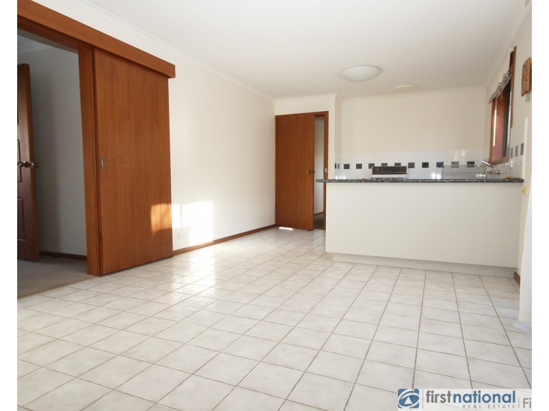 2/2 Lawson Close, Cranbourne VIC 3977