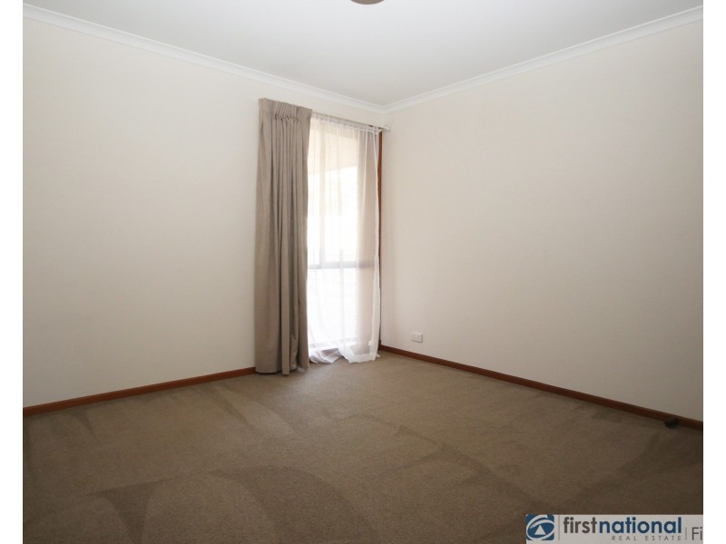 2/2 Lawson Close, Cranbourne VIC 3977