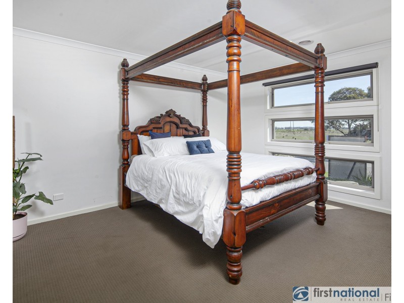 28 Brocker Street, Clyde North VIC 3978
