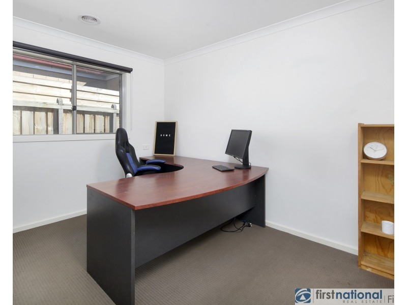 28 Brocker Street, Clyde North VIC 3978