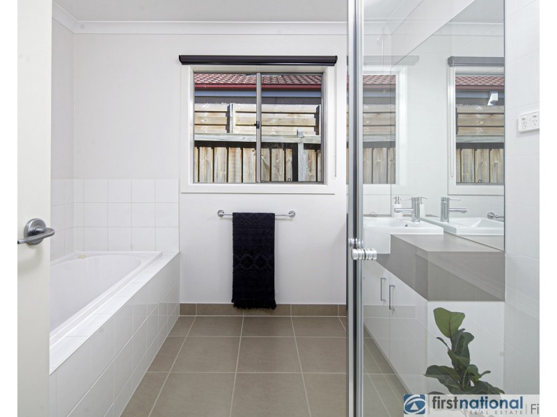 28 Brocker Street, Clyde North VIC 3978