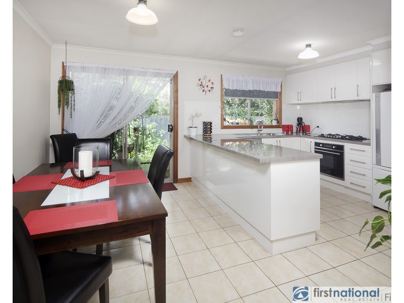 2/7 Bamboo Court, Cranbourne North VIC 3977