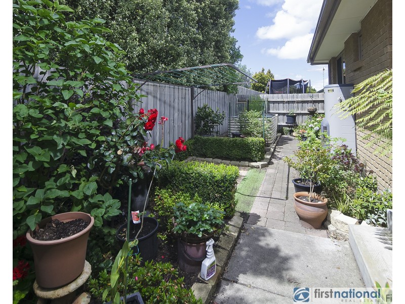 2/7 Bamboo Court, Cranbourne North VIC 3977