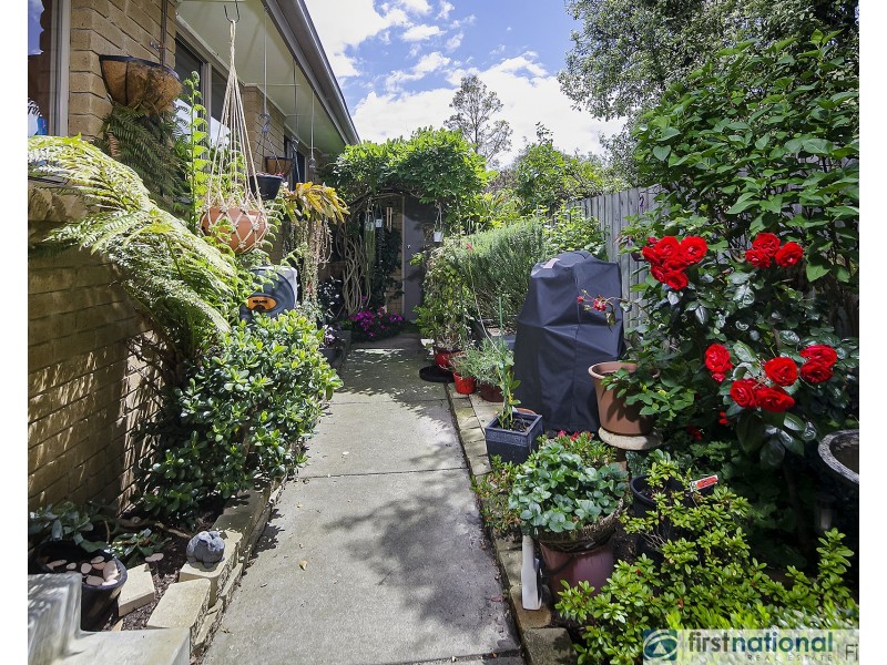 2/7 Bamboo Court, Cranbourne North VIC 3977