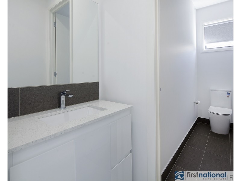 1A Lamont Crescent, Cranbourne VIC 3977