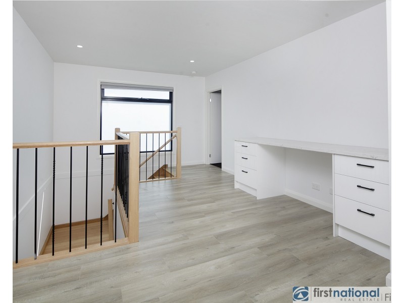 1A Lamont Crescent, Cranbourne VIC 3977