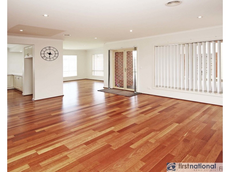 13 Stonehaven Avenue, Cranbourne VIC 3977