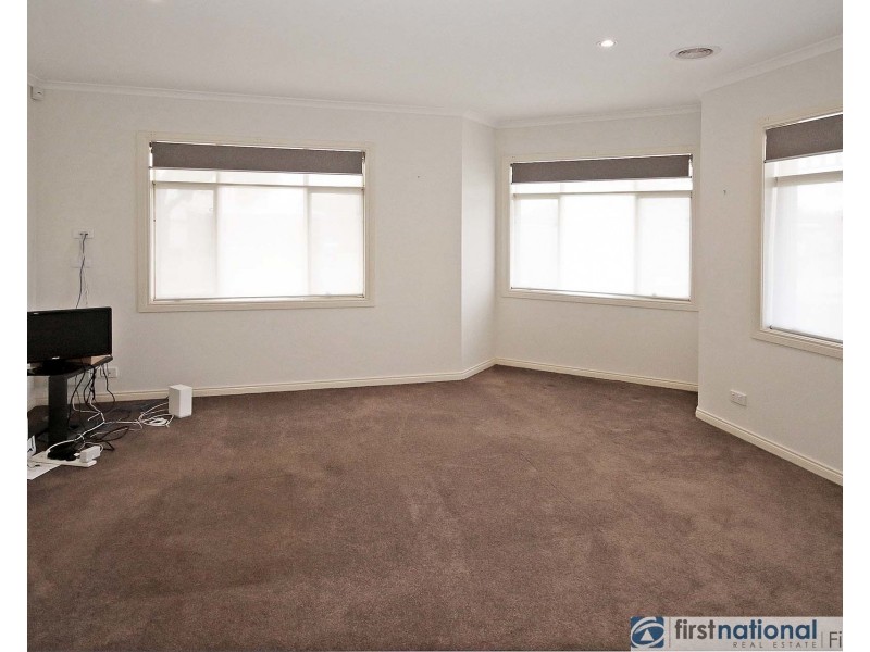 13 Stonehaven Avenue, Cranbourne VIC 3977