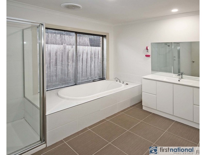 13 Borrowdale Court, Cranbourne West VIC 3977