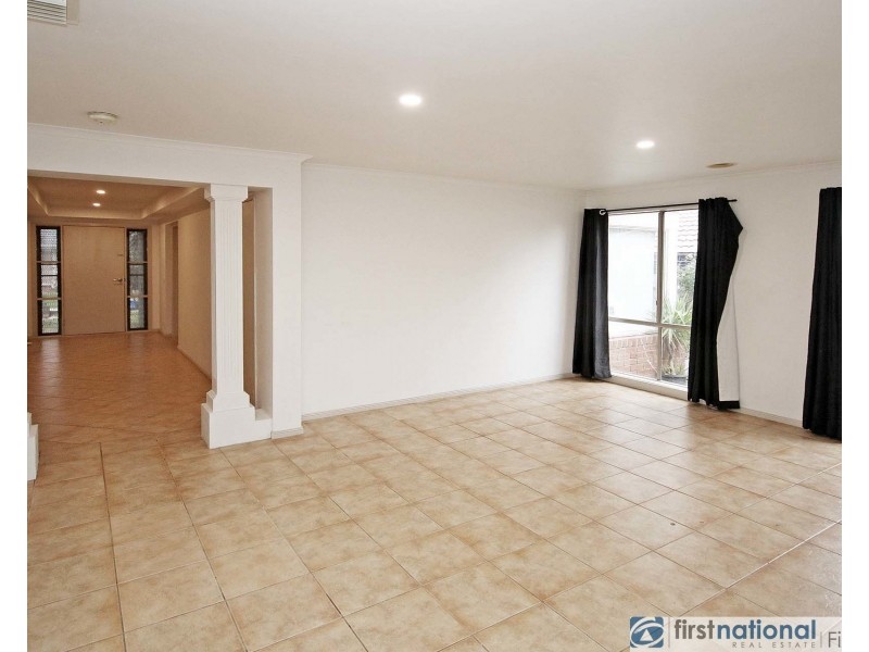13 Borrowdale Court, Cranbourne West VIC 3977