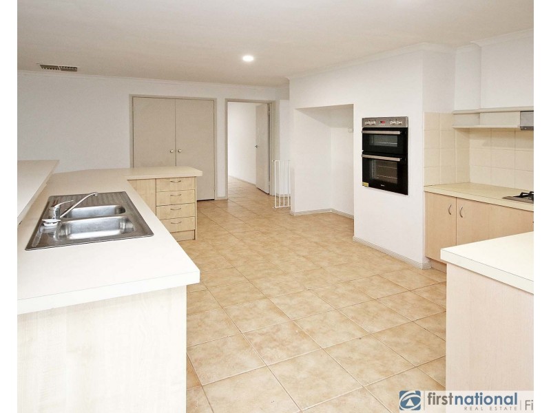 13 Borrowdale Court, Cranbourne West VIC 3977