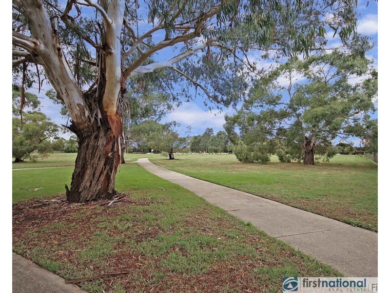 13 Borrowdale Court, Cranbourne West VIC 3977