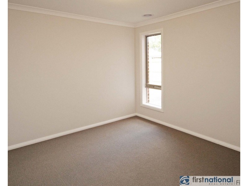 4/6-8 Walter Street, Cranbourne VIC 3977